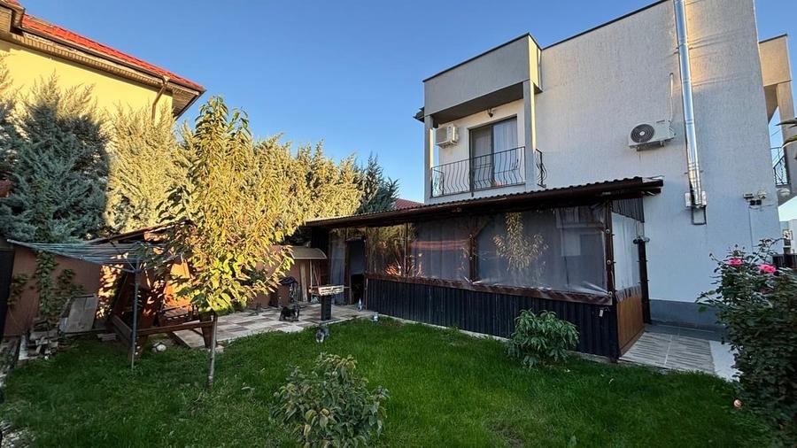 Casă cu 4 camere cu Teren 250 Mp în Domnești