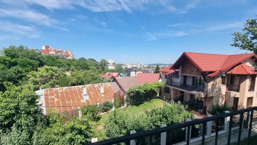 Casă cu 6 camere în Central