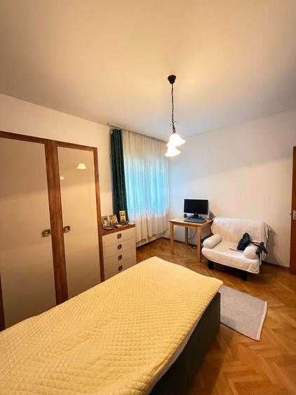 Apartament cu 4 camere decomandat în Arcul de Triumf