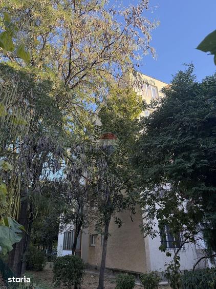 Apartament cu 2 camere decomandat în Calea București