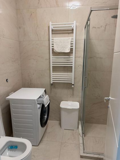 Apartament cu 4 camere decomandat în Sat Vacanță