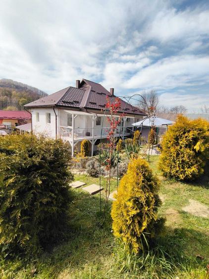 Casă cu 4 camere în Valea Chioarului
