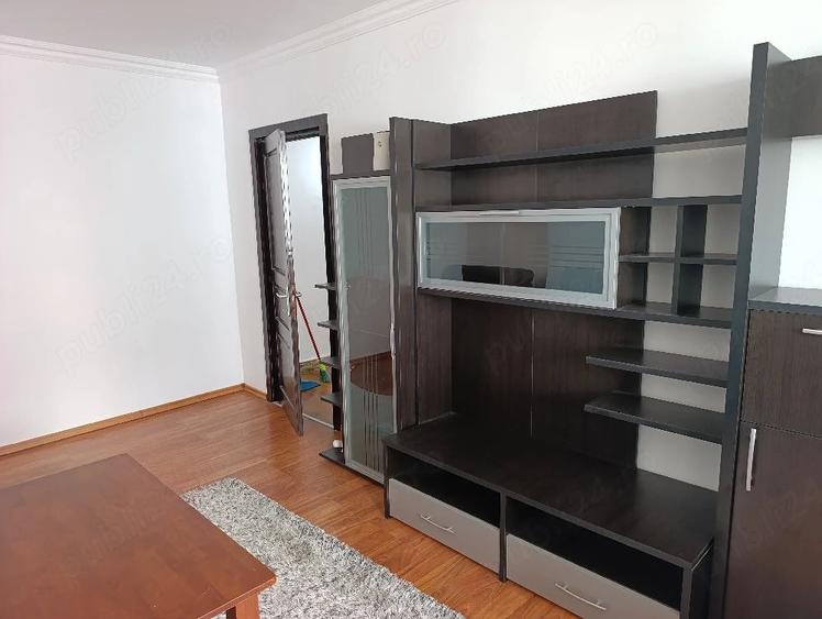 Apartament cu 2 camere decomandat în Precista