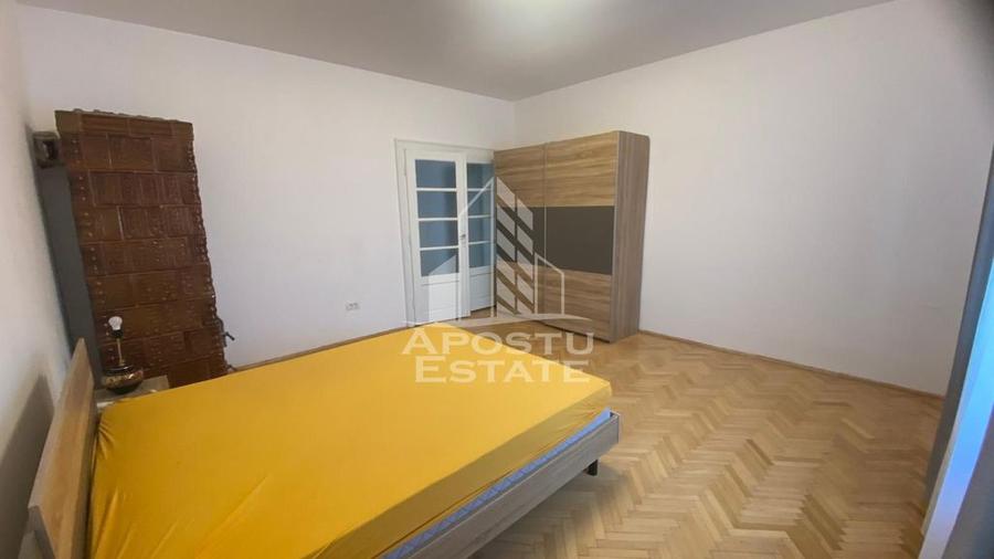 Apartament cu 3 camere semidecomandat în Dâmbovița