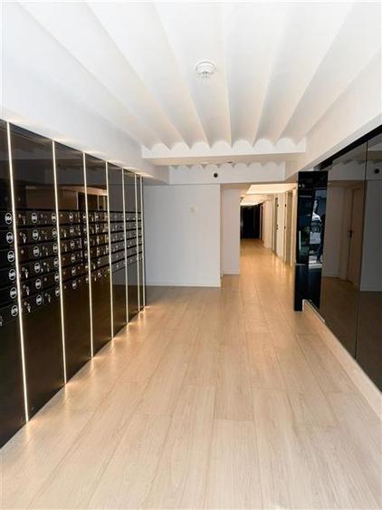 Apartament cu 3 camere semidecomandat, mobilat în Pipera