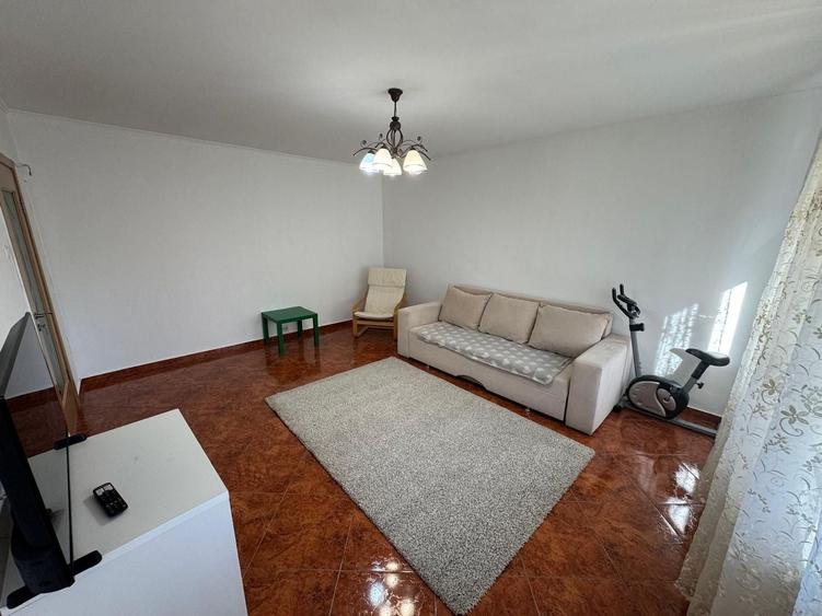 Apartament cu 3 camere în Brâncoveanu