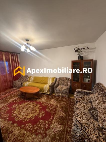 Apartament cu 4 camere decomandat în Costin Georgian