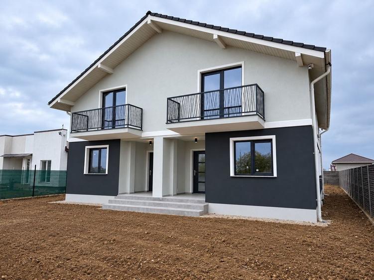 Duplex cu 5 camere cu Teren 302 Mp în Moșnița Nouă