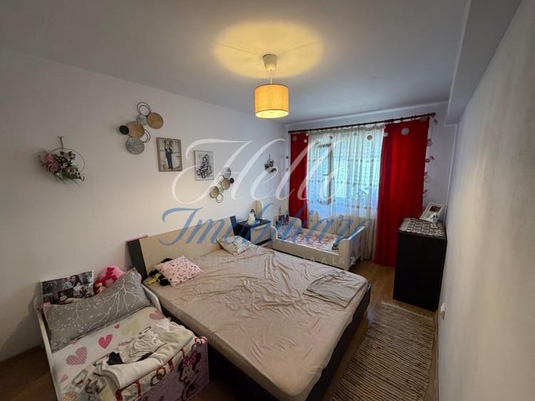 Apartament cu 2 camere semidecomandat, mobilat în Florești