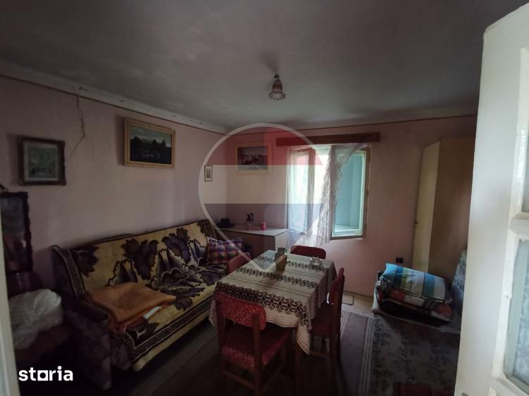 Casă cu 4 camere cu Teren 899 Mp în Giulești