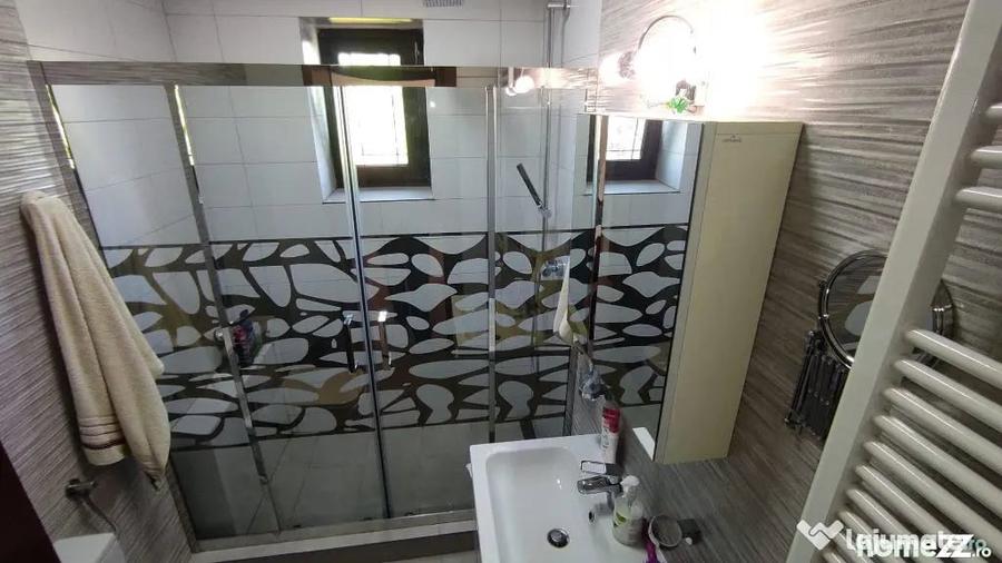 Casă cu 7 camere cu Teren 330 Mp în Stadion