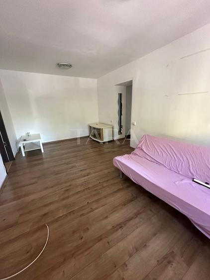 Apartament cu 2 camere semidecomandat, mobilat în Central