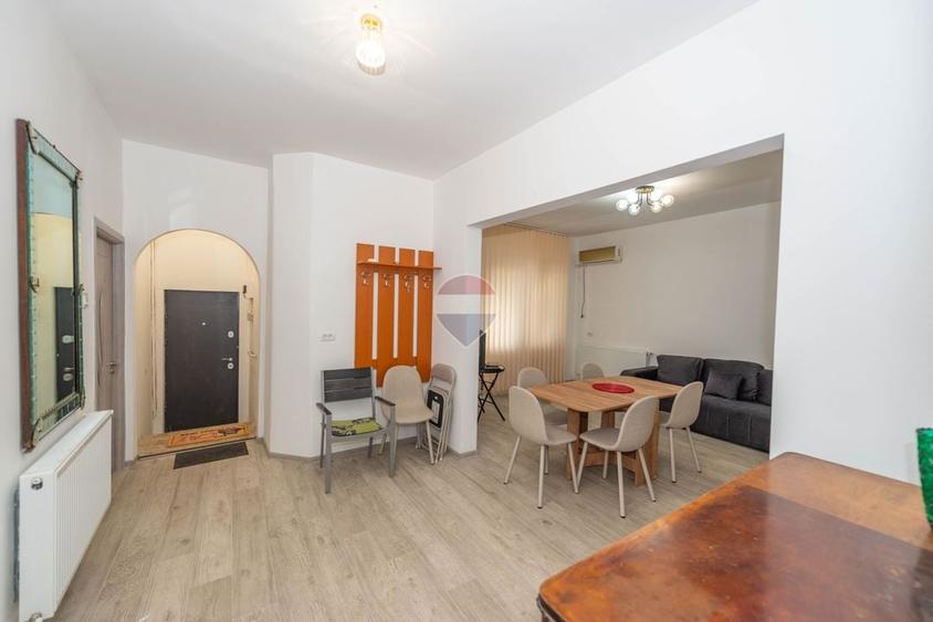 Apartament cu 3 camere semidecomandat, mobilat în Dorobanți