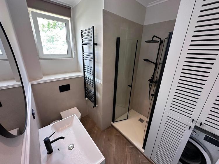 Apartament cu 2 camere semidecomandat, mobilat în Cișmigiu