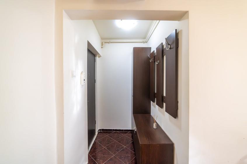 Apartament cu 2 camere semidecomandat, mobilat în Cetății