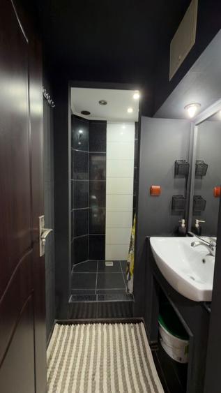 Apartament cu 3 camere decomandat în Giurgiului