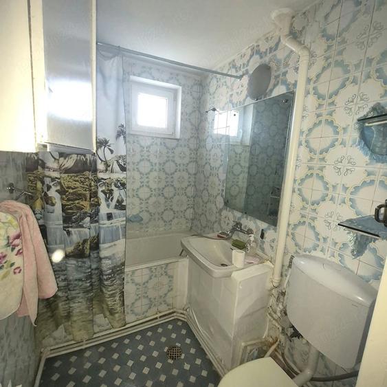 Apartament cu 3 camere decomandat în Bălcescu