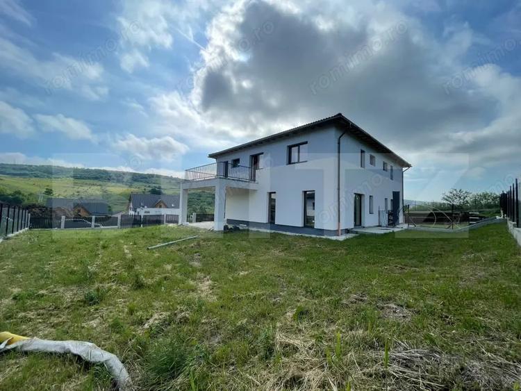 Casă cu Teren 500 Mp în Corușu