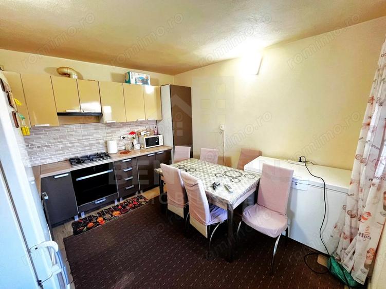 Casă cu Teren 680 Mp în Ișalnița