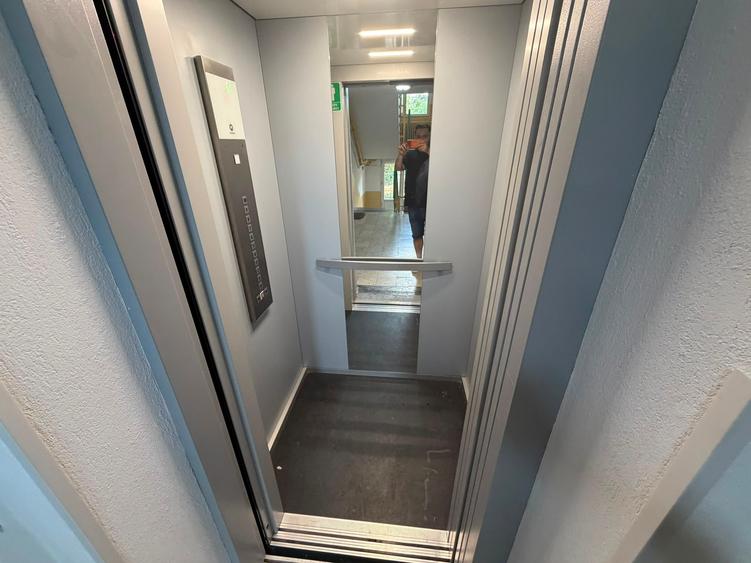 Apartament cu 3 camere semidecomandat în Dristor