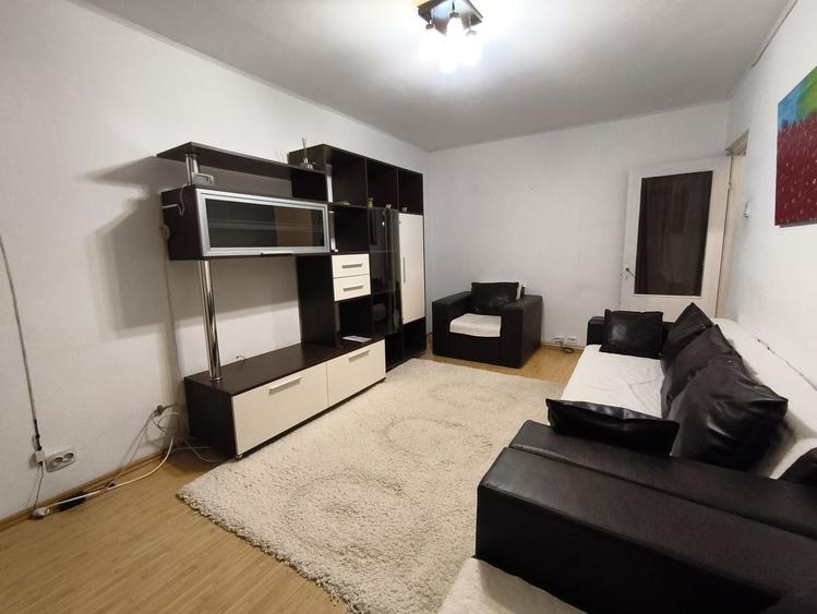 Apartament cu 2 camere decomandat în Galata