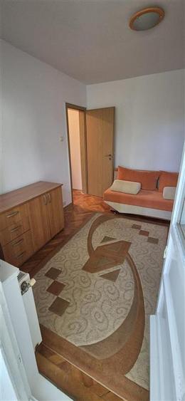 Apartament cu 3 camere semidecomandat în Complex Studențesc