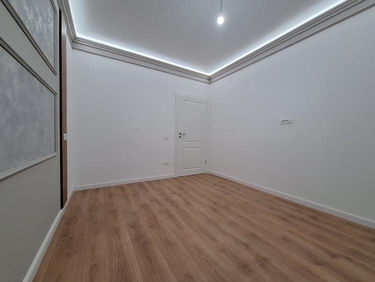 Apartament cu 3 camere decomandat în Torontalului