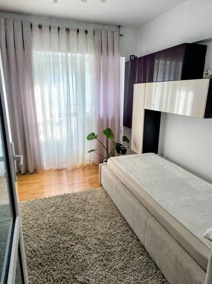 Apartament cu 4 camere decomandat în Obor