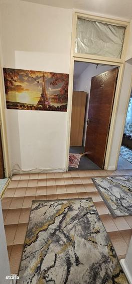 Apartament cu 3 camere decomandat în Valea Cetății