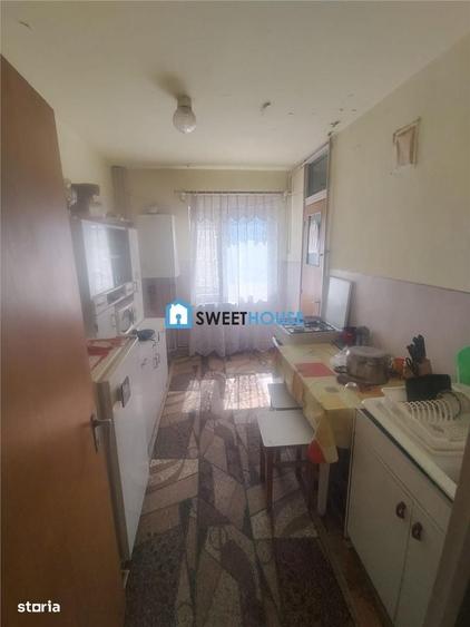 Apartament cu 3 camere decomandat în Central