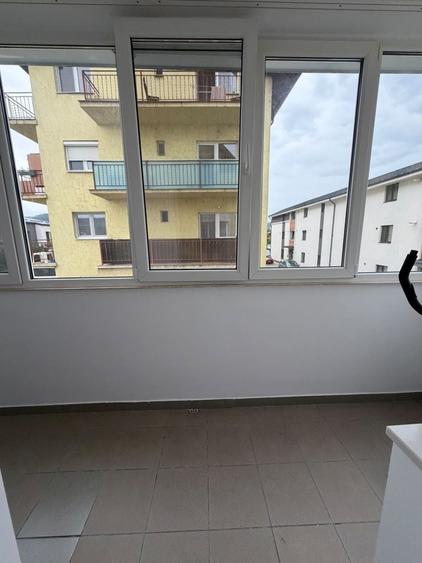 Apartament cu 3 camere decomandat în Florești