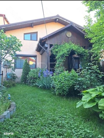 Casă cu 3 camere în Sintești