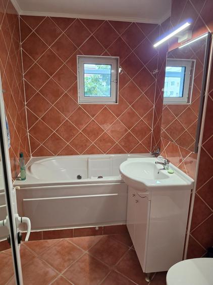 Apartament cu 3 camere decomandat în Uiasca