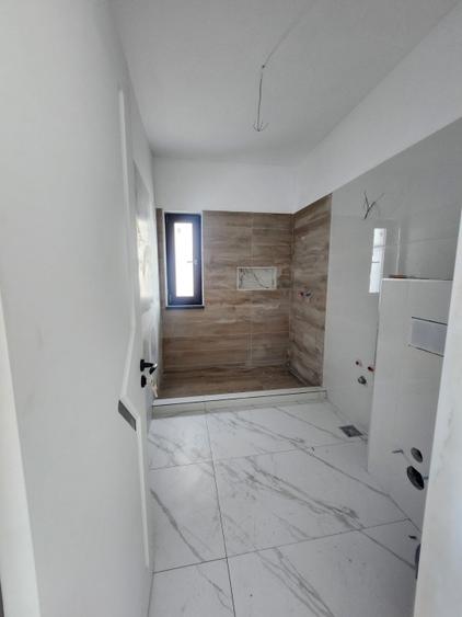 Casă cu 5 camere cu Canalizare în Bragadiru