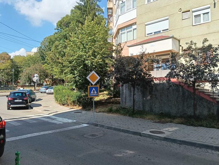 Apartament cu 3 camere decomandat în Ultracentral
