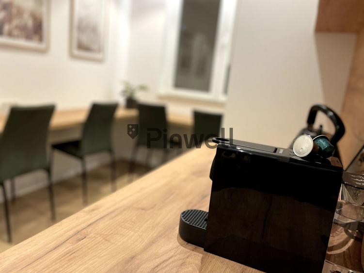 Apartament cu 3 camere decomandat, mobilat în P-ța Victoriei