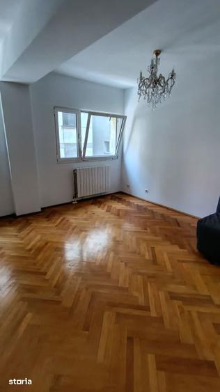 Apartament cu 4 camere în Primăverii