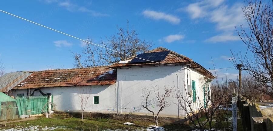 Casă cu Teren 1370 Mp în Central