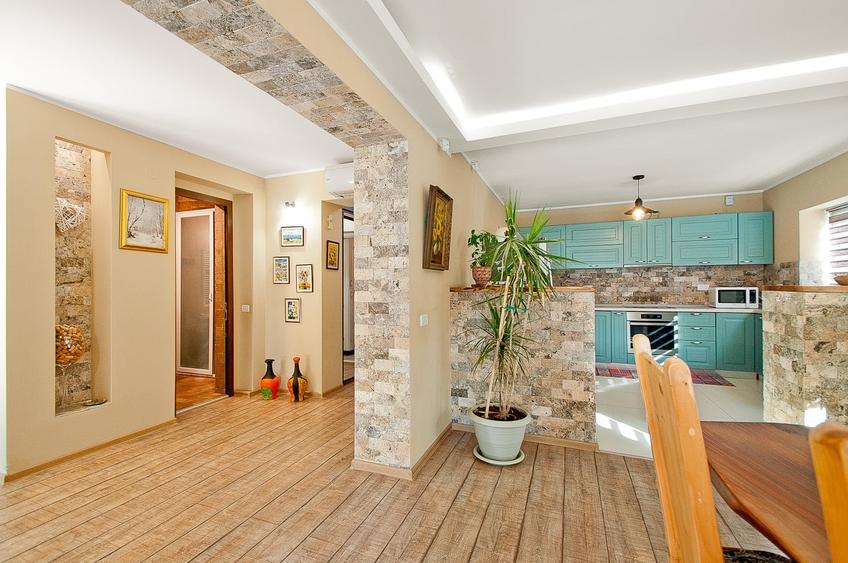 Casă individuală cu 6 camere cu Piscina în Șendreni