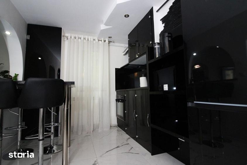 Apartament cu 3 camere semidecomandat în Cornișa