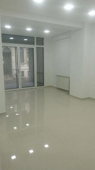 Spațiu comercial, de 125 mp, în Peninsula