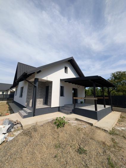 Casă individuală cu 3 camere cu Teren 400 Mp în Nord