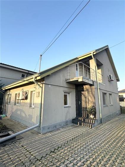 Casă individuală cu 4 camere cu Canalizare în Sud