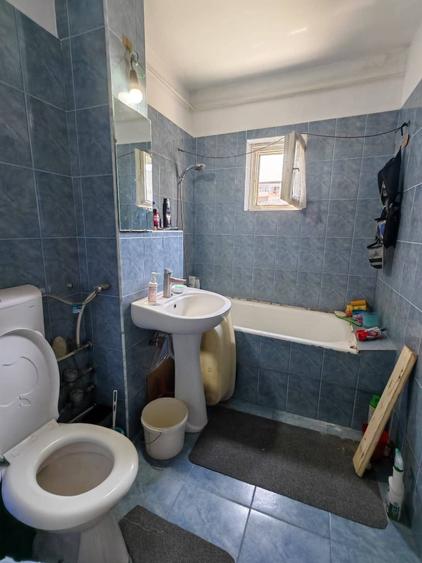 Apartament cu 3 camere decomandat în Geamăna