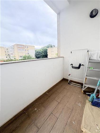 Apartament cu 2 camere semidecomandat, mobilat în Tomis Nord