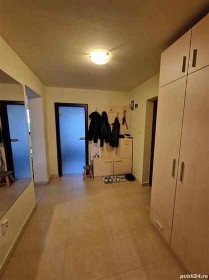 Apartament cu 3 camere decomandat, mobilat în Tipografilor
