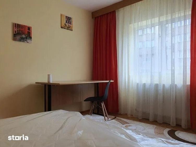 Apartament cu 3 camere decomandat în Vitan
