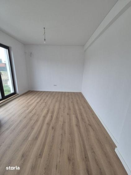 Casă cu 4 camere cu Teren 204 Mp în Palazu Mare
