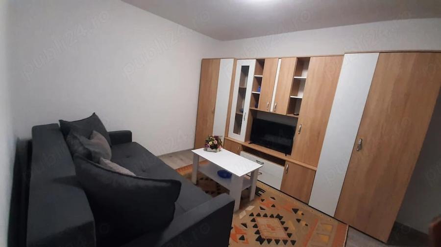 Garsonieră decomandată în Central