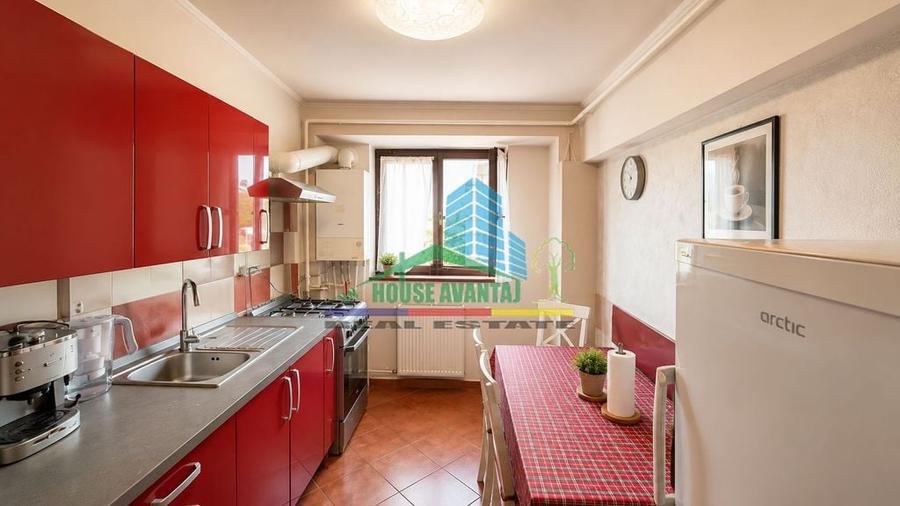 Apartament cu 4 camere decomandat în Central